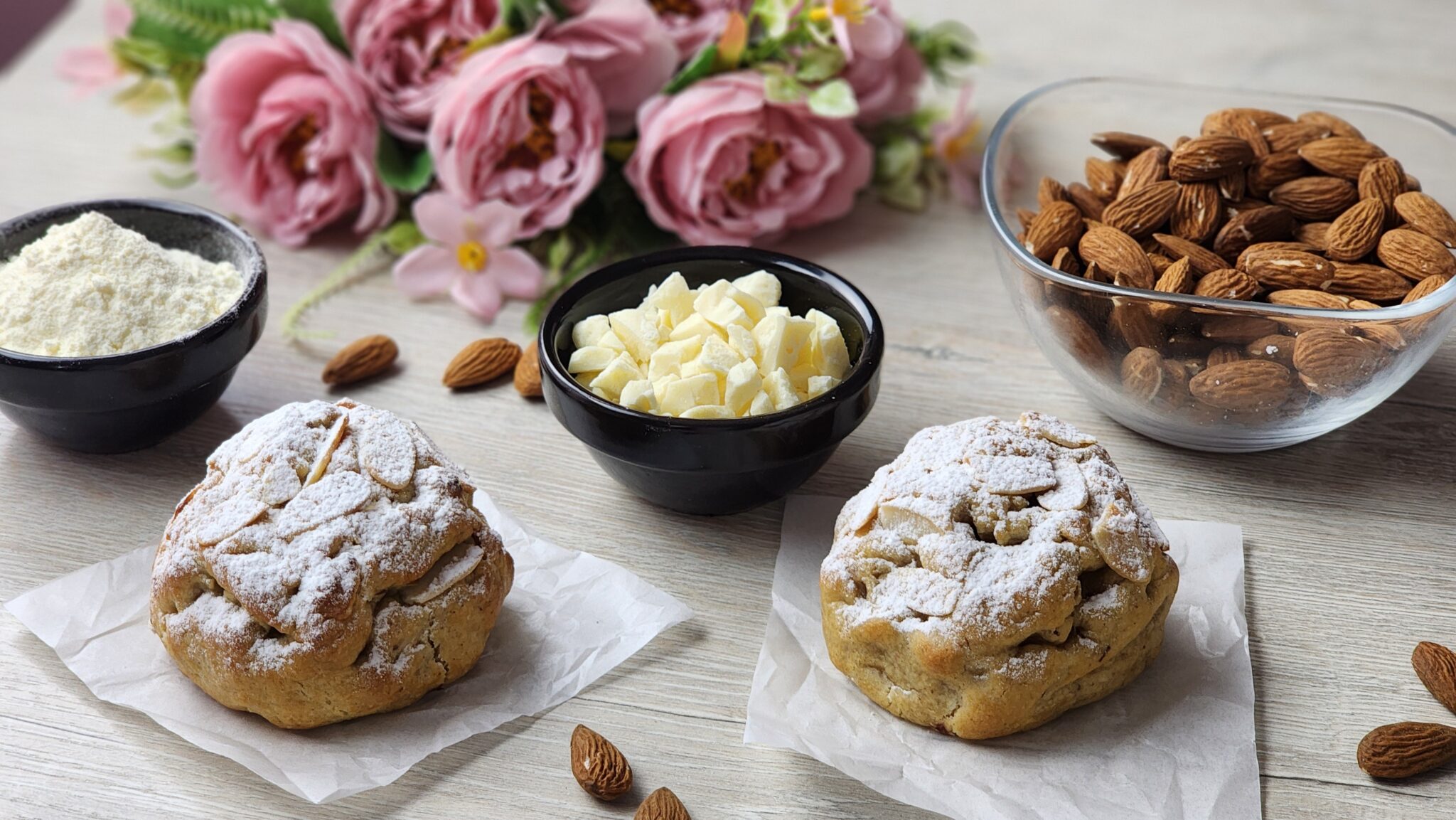 ALMOND CROISSANT